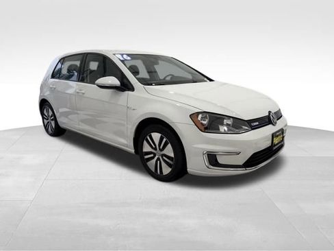 Used 2016 Volkswagen e-Golf SE w/ DC Fast Charging Package image 6