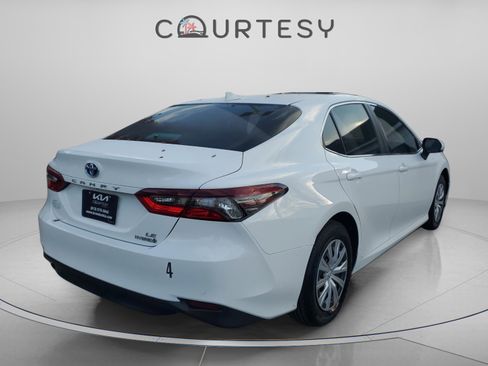 Used 2023 Toyota Camry LE image 5