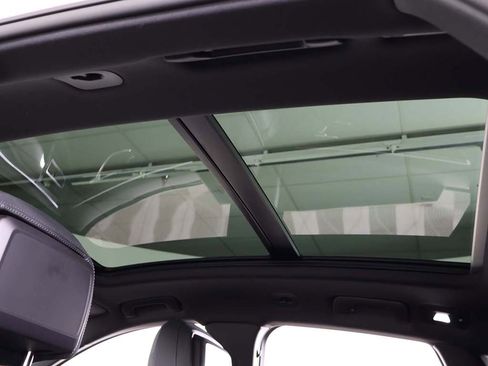 Used 2025 Porsche Macan image 23