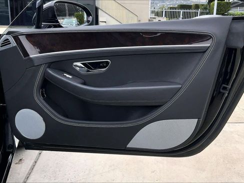 Used 2021 Bentley Continental GT image 22