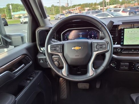 Used 2025 Chevrolet Silverado 2500 LT w/ Convenience Package AWD/4WD image 23