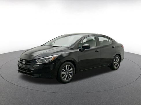 Used 2025 Nissan Versa SV FWD image 3