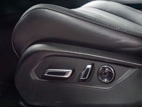 Used 2023 Acura MDX FWD image 25