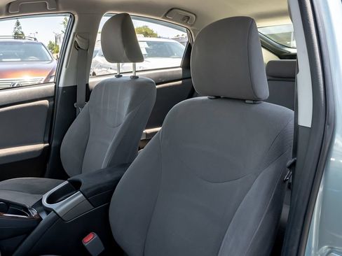 Used 2014 Toyota Prius Two FWD image 8