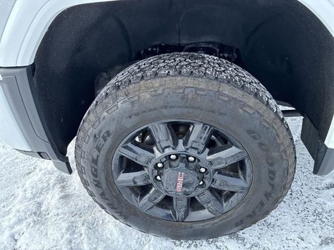 Used 2024 GMC Sierra 2500 AT4 w/ AT4 Preferred Package image 10