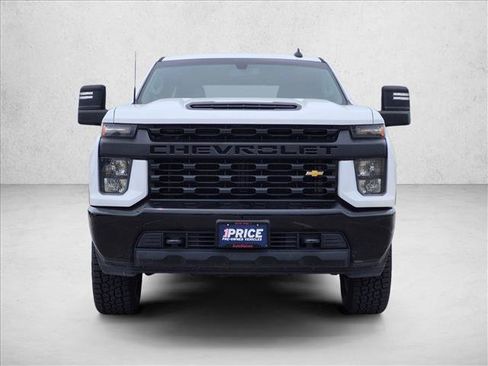 Used 2022 Chevrolet Silverado 2500 Custom w/ Custom Value Package AWD/4WD image 2