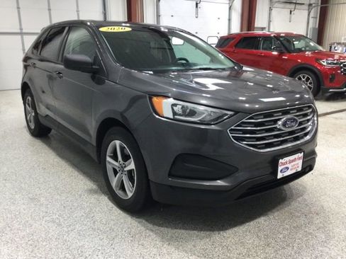 Used 2020 Ford Edge SE image 3