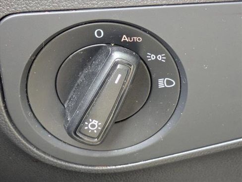 Used 2021 Volkswagen Tiguan S FWD image 10