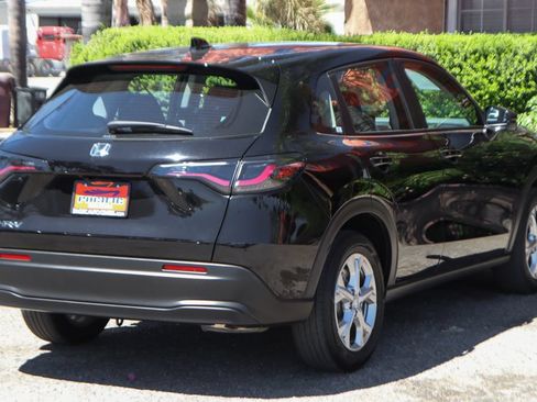 Used 2024 Honda HR-V LX image 9