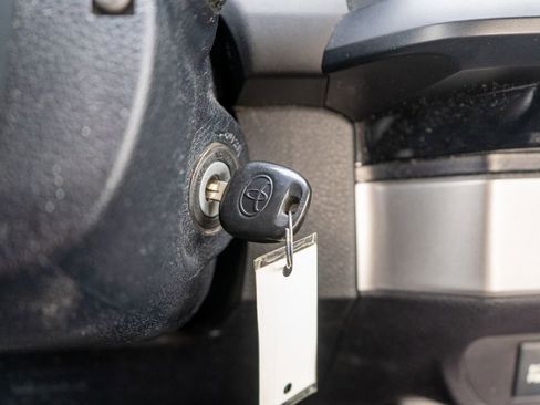 Used 2018 Toyota Tacoma SR image 24