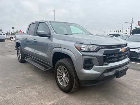 Used 2023 Chevrolet Colorado LT AWD/4WD image 11