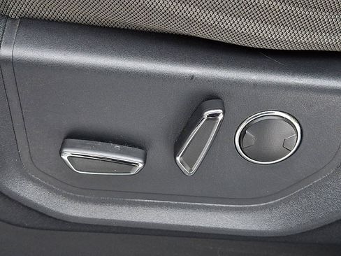 Used 2015 Ford F150 XLT w/ Equipment Group 302A Luxury image 18