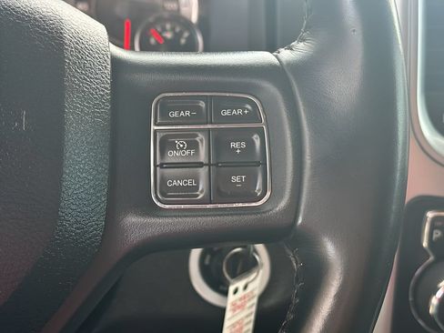 Used 2019 RAM 1500 Classic SLT AWD/4WD image 31