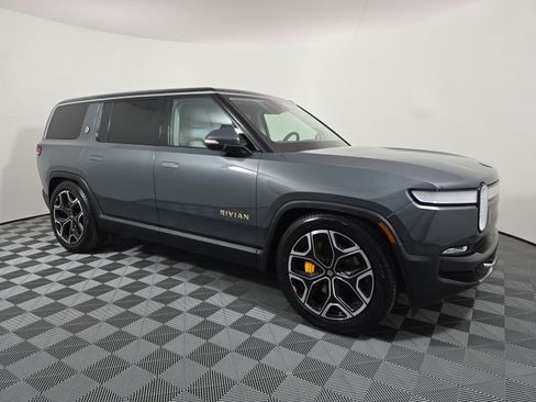 Used 2024 Rivian R1S Adventure AWD/4WD image 7