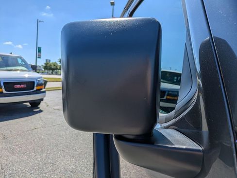 Used 2025 Jeep Wrangler Sport AWD/4WD image 13