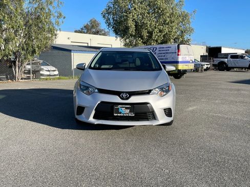 Used 2014 Toyota Corolla LE image 2