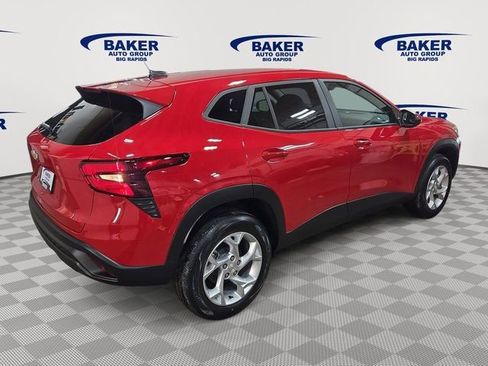 New 2026 Chevrolet Trax LS w/ LS Convenience Package FWD image 5