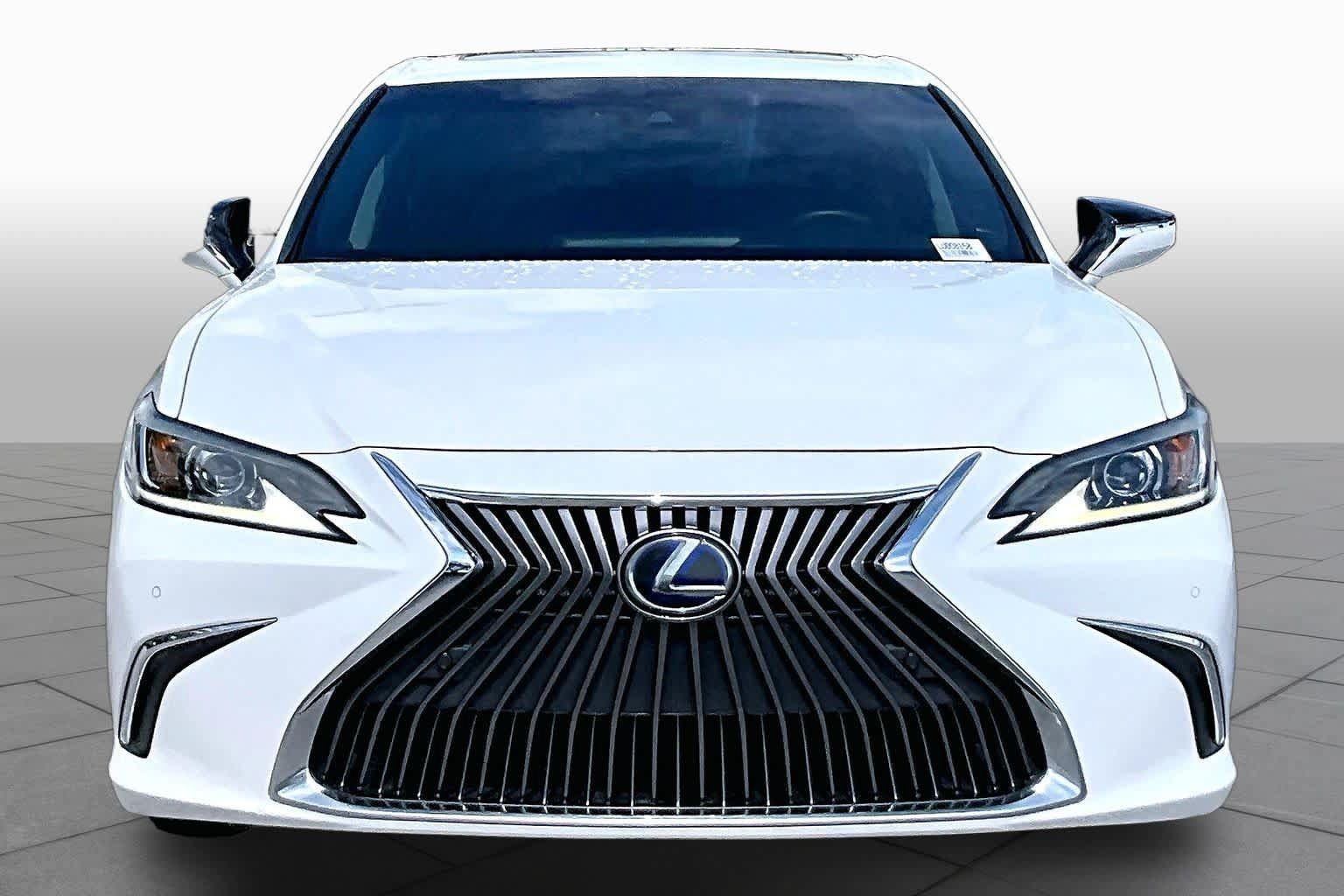 Used 2020 Lexus ES 300h w/ Premium Package FWD image 4