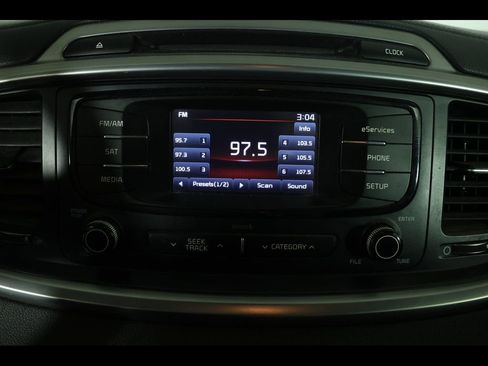 Used 2016 Kia Sorento EX image 19