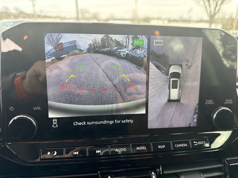 Certified 2025 Nissan Pathfinder Platinum image 24