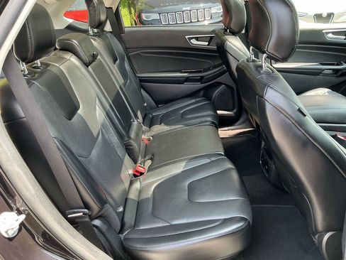 Used 2019 Ford Edge Titanium w/ Equipment Group 301A AWD/4WD image 21