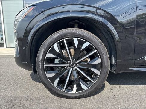 Certified 2025 Volvo XC90 B6 Plus AWD/4WD image 8
