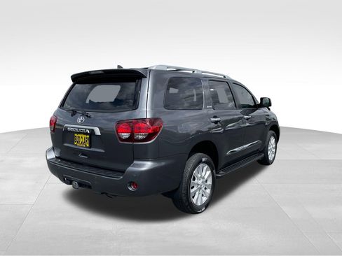 Certified 2022 Toyota Sequoia Platinum AWD/4WD image 3