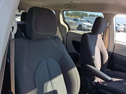 Certified 2023 Chrysler Voyager LX image 13
