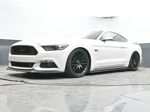 Used 2017 Ford Mustang GT Premium w/ GT Performance Package image 39