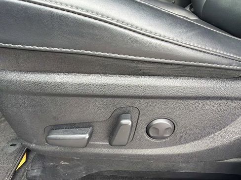 Used 2025 Kia Telluride S AWD/4WD image 17