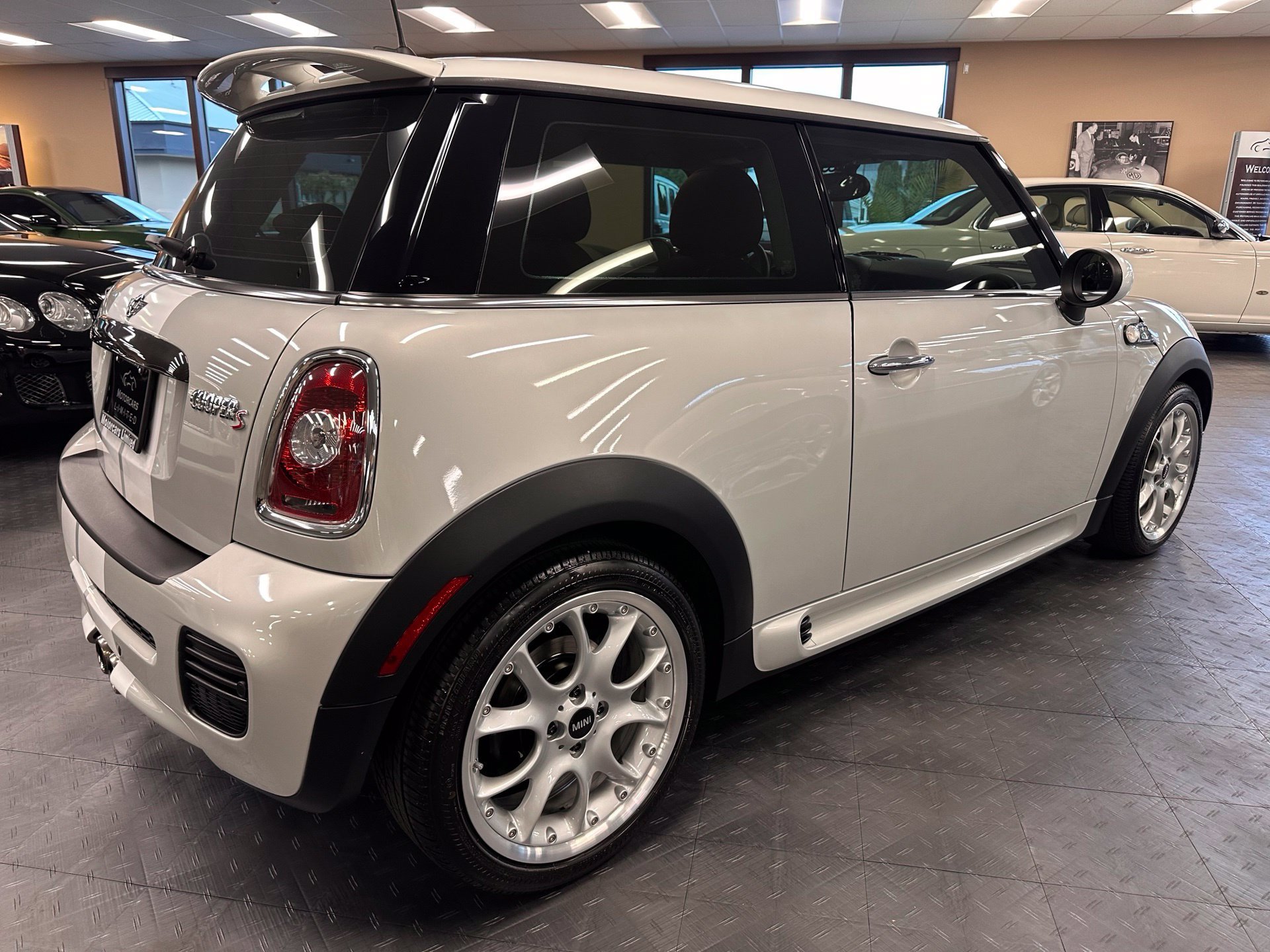 Used 2010 MINI Cooper S FWD image 6