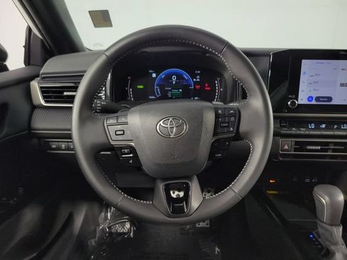Used 2025 Toyota Camry SE FWD image 21