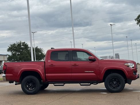 Used 2021 Toyota Tacoma SR5 RWD image 3