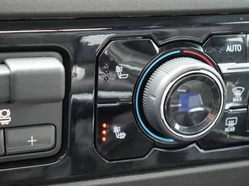 Used 2024 Chevrolet Silverado 1500 LT Trail Boss w/ Convenience Package II image 4