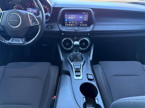 Used 2021 Chevrolet Camaro LT w/ RS Package image 10