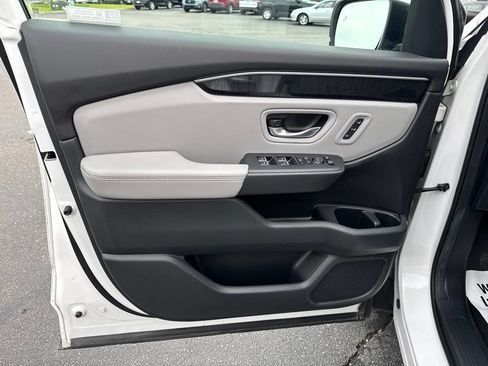 Certified 2024 Honda Pilot Elite image 34