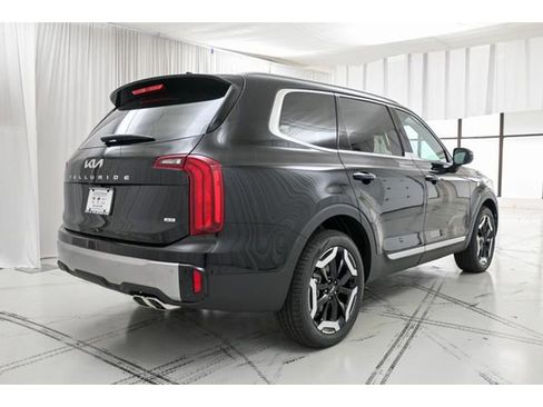 New 2025 Kia Telluride S image 7