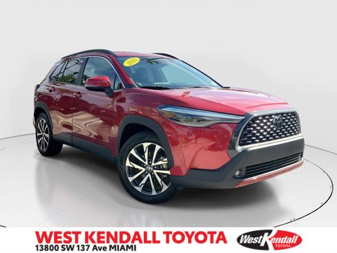 Used 2022 Toyota Corolla Cross XLE FWD image 1