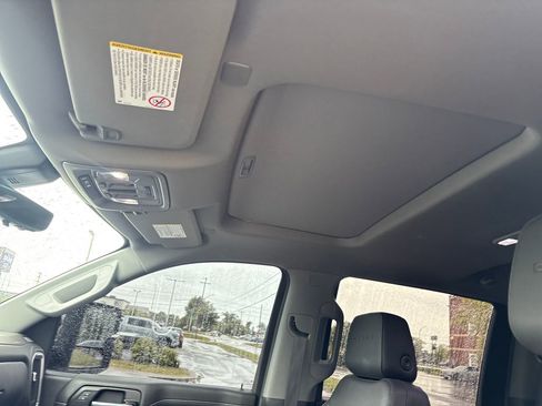 Used 2021 GMC Sierra 2500 Denali w/ Denali Black Diamond Edition AWD/4WD image 13