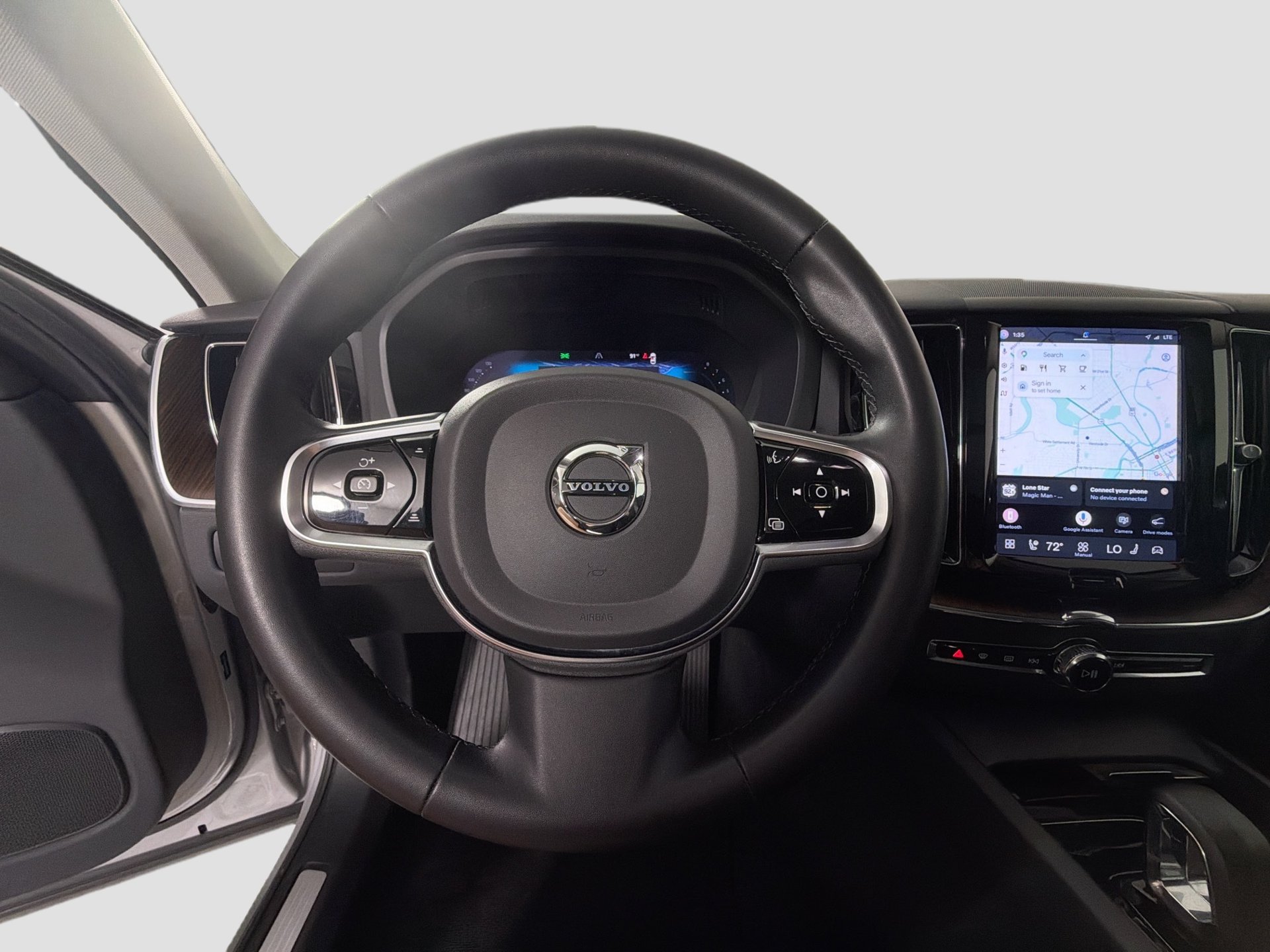 Certified 2023 Volvo XC60 B5 Plus w/ Protection Package Premier AWD/4WD image 12