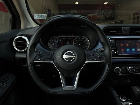 Used 2025 Nissan Versa SV FWD image 28