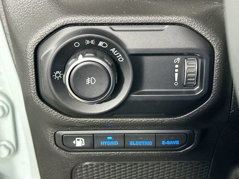 Used 2023 Jeep Wrangler Unlimited w/ Sun & Screen Package AWD/4WD image 25