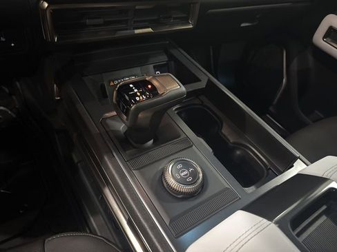 Used 2025 GMC Hummer EV 2X image 17