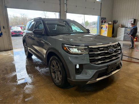 New 2026 Ford Explorer Active image 2