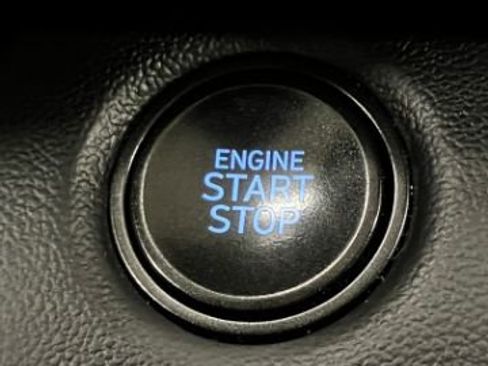 Used 2025 Hyundai Elantra Sport image 11