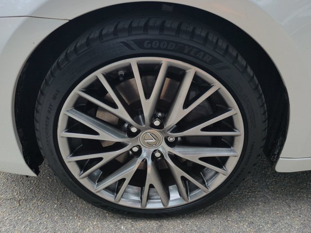 Used 2017 Lexus IS 200t RWD image 11