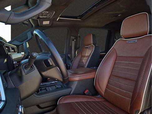 Used 2025 GMC Sierra 2500 Denali Ultimate image 12