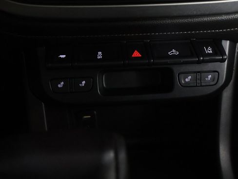 Used 2016 GMC Canyon SLT w/ Driver Alert Package image 36