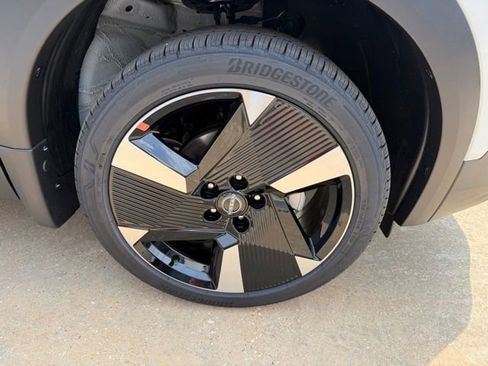 New 2026 Nissan Kicks SR FWD image 10