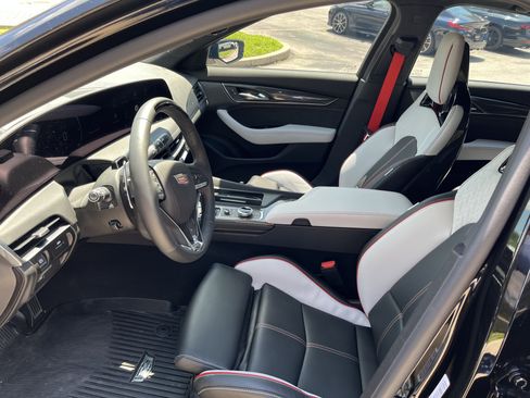 Used 2026 Cadillac CT5 V Blackwing w/ Carbon Fiber 2 Package RWD image 10